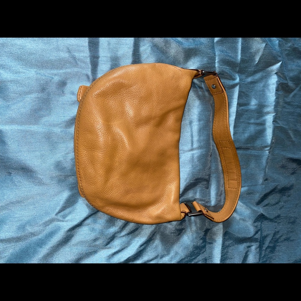 Michael Kors camel leather shoulder bag - Picture 2 of 2